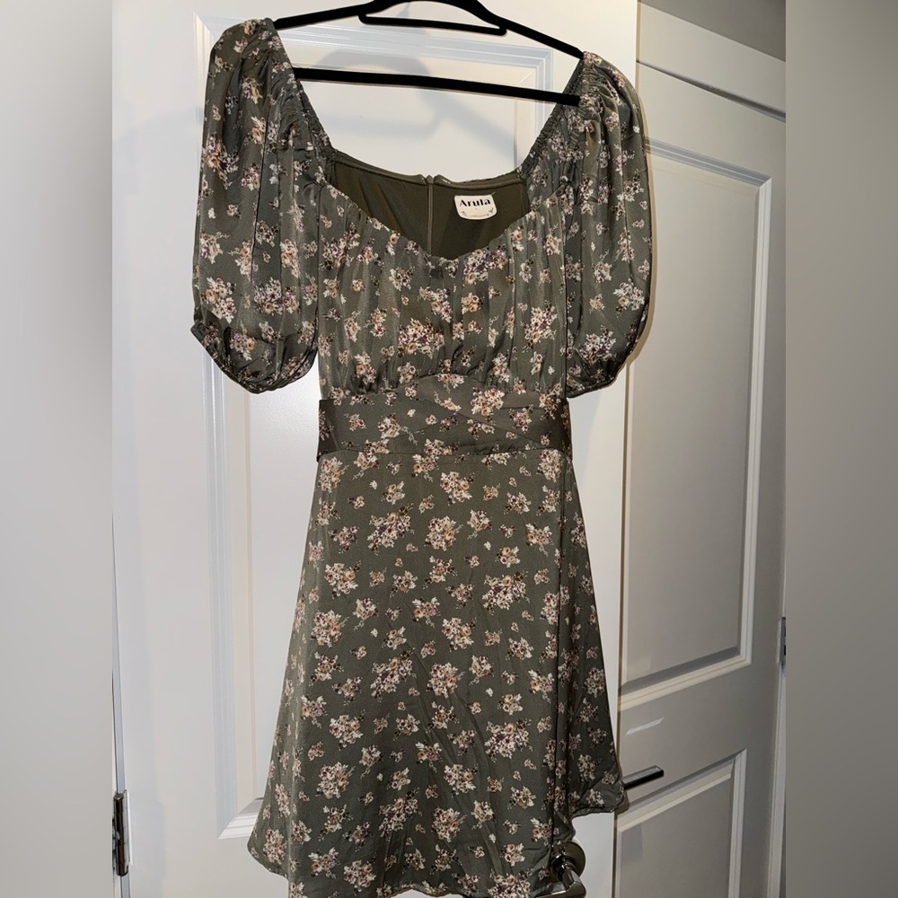 ARULA Olive Floral Puff-Sleeve Midi Dress size X